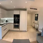Exclusive With Parking , Gym And Sauna Apartment Saint-Tropez
