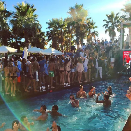 Exclusive With Parking , Gym And Sauna Διαμέρισμα