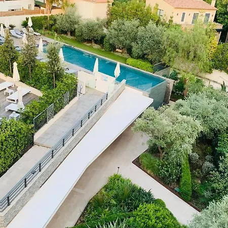 Διαμέρισμα Exclusive With Parking , Gym And Sauna *