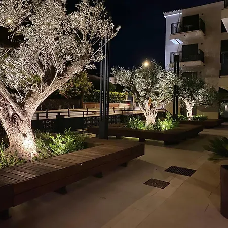 Exclusive With Parking , Gym And Sauna アパート *