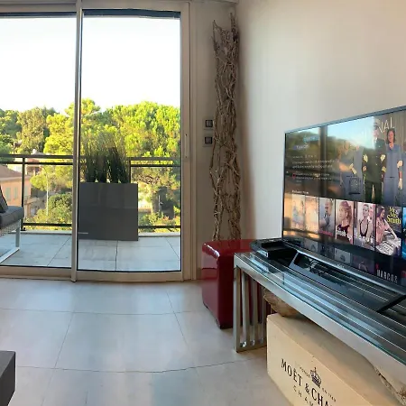 Exclusive With Parking , Gym And Sauna Appartement *