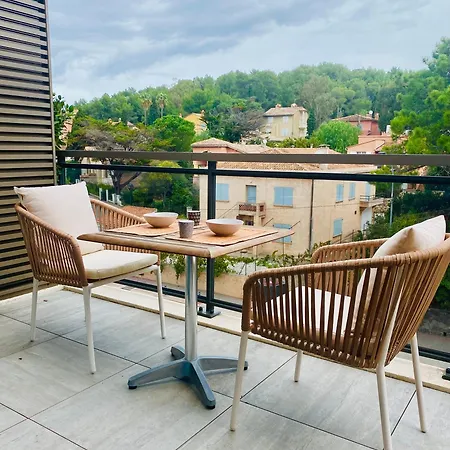 Appartement Exclusive With Parking , Gym And Sauna *