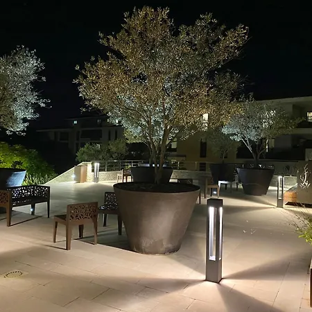 Exclusive With Parking , Gym And Sauna *