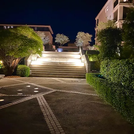 Apartment Exclusive With Parking , Gym And Sauna