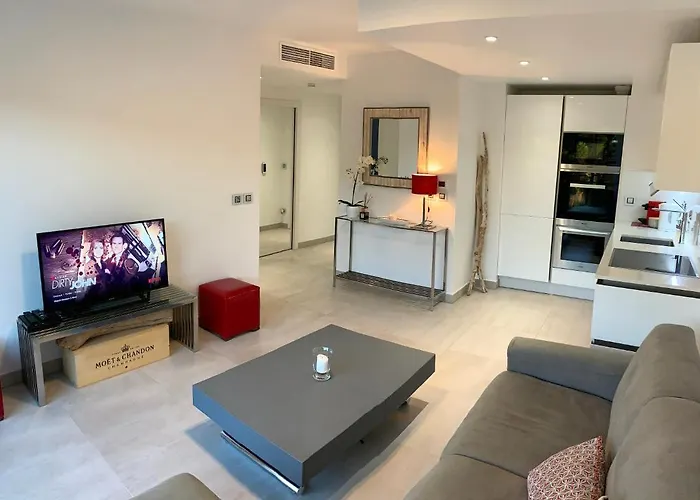 Exclusive With Parking , Gym And Sauna Saint-Tropez