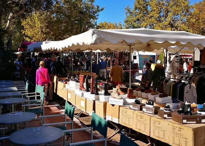 Exclusive With Parking , Gym And Sauna Apartment