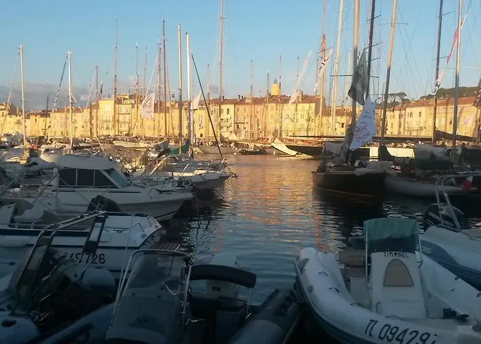 Exclusive With Parking , Gym And Sauna Апартаменти *