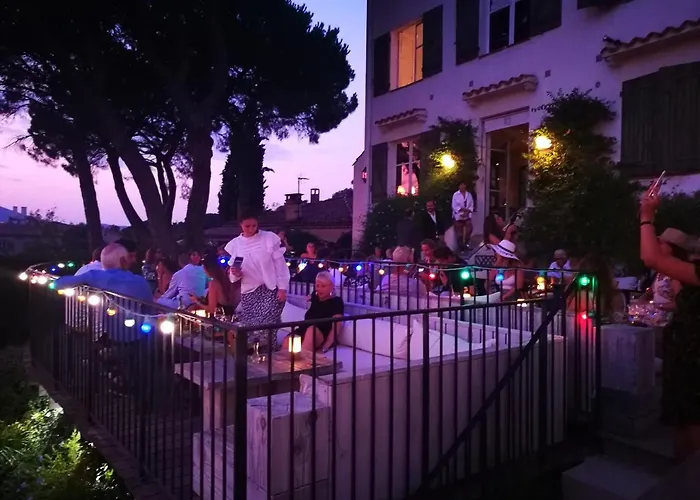 Exclusive With Parking , Gym And Sauna Апартаменти